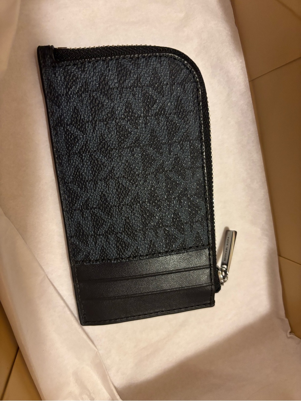 Michael Kors L Zip wallet navy color